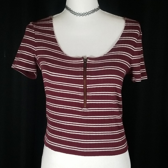 Forever 21 Tops - Forever 21 crop striped top. Size L